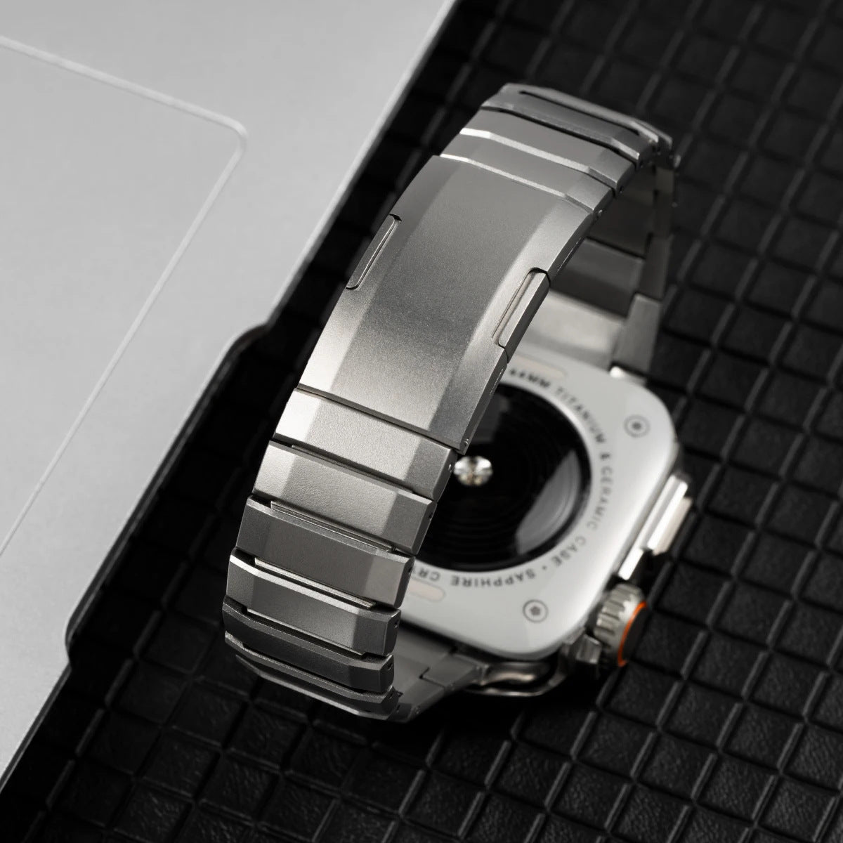 Curved quick-release Link Bracelet For Apple Watch